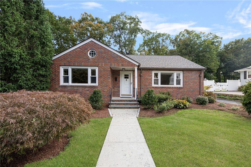 12 Bowen Street, Johnston, RI 02919
