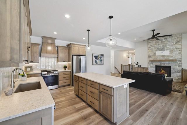 4082 Hanover Drive, Deforest, WI 53532