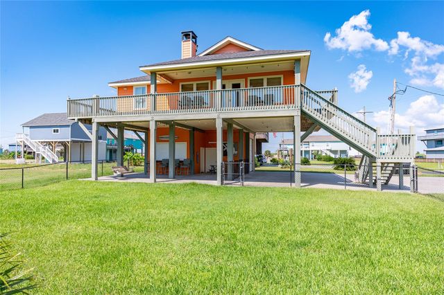963 Palmridge Drive, Crystal Beach, TX 77650