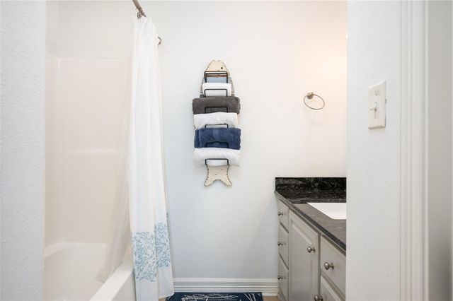 963 Palmridge Drive, Crystal Beach, TX 77650