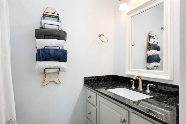 963 Palmridge Drive, Crystal Beach, TX 77650
