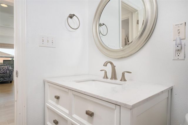 963 Palmridge Drive, Crystal Beach, TX 77650