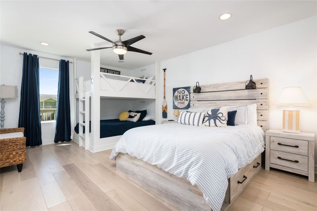 963 Palmridge Drive, Crystal Beach, TX 77650