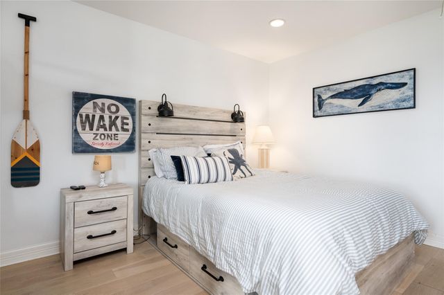 963 Palmridge Drive, Crystal Beach, TX 77650