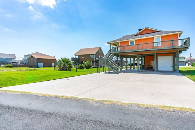 963 Palmridge Drive, Crystal Beach, TX 77650