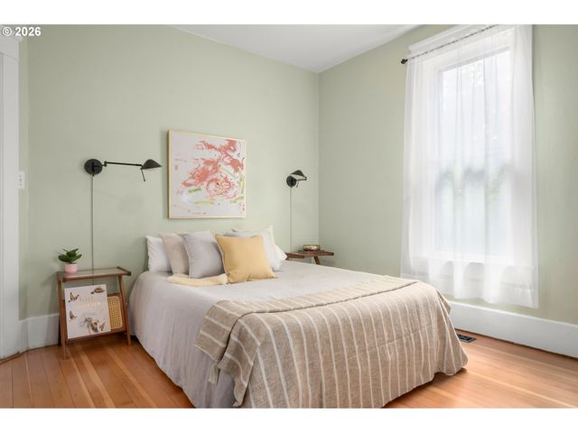 952 C St, Springfield, OR 97477