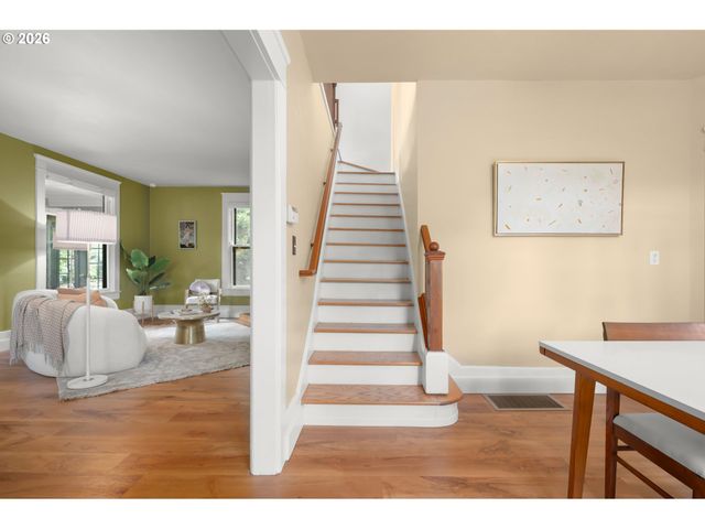 952 C St, Springfield, OR 97477
