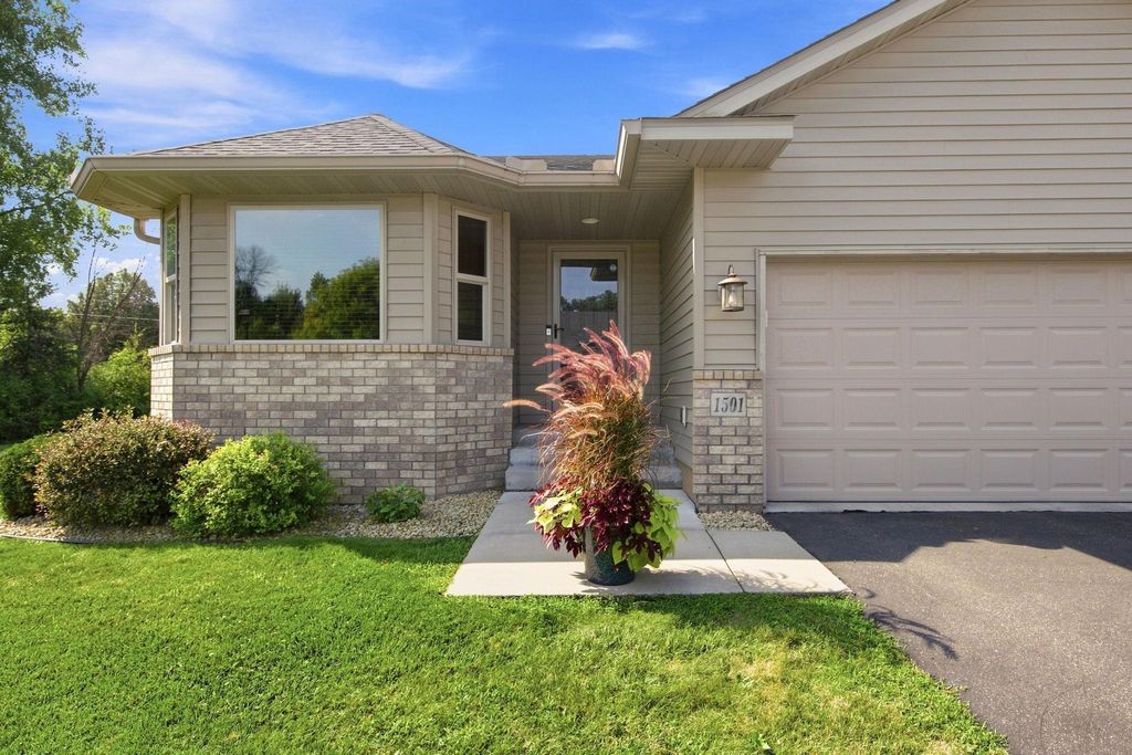 1501 Comstock Lane N, Plymouth, MN 55447 — photo 2