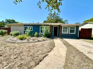 2902 Shady Springs Dr, San Antonio, TX 78230