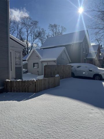 934 10th Street, Grand Rapids, MI 49504