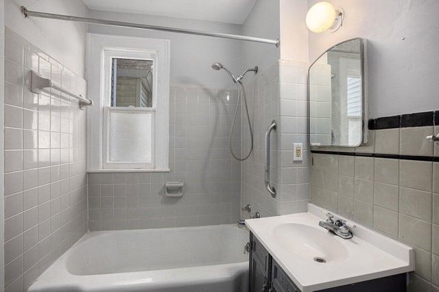 934 10th Street, Grand Rapids, MI 49504