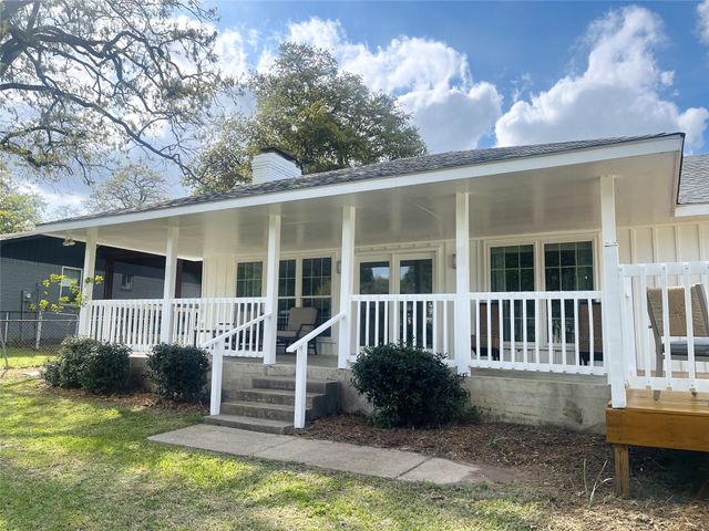 150 Guadalupe Drive, Mabank, TX 75156
