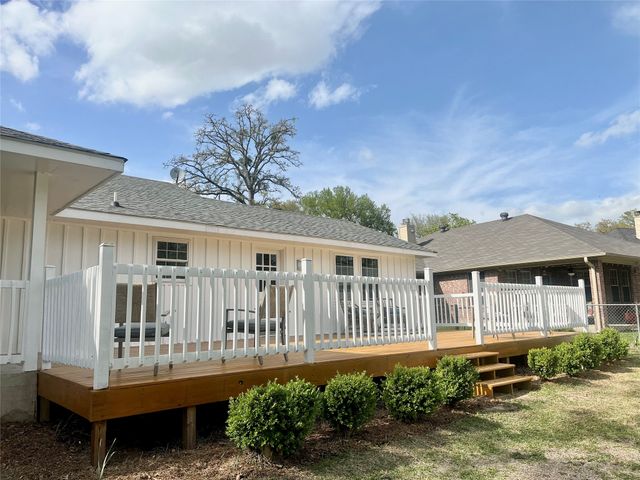 150 Guadalupe Drive, Mabank, TX 75156