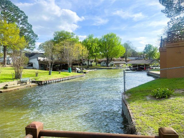 150 Guadalupe Drive, Mabank, TX 75156