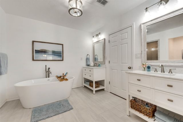 150 Guadalupe Drive, Mabank, TX 75156
