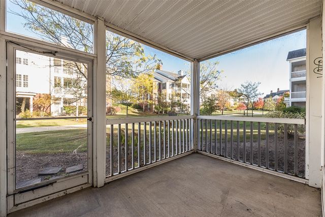 922 W Summerfield Glen Circle, Ann Arbor, MI 48103