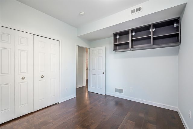 922 W Summerfield Glen Circle, Ann Arbor, MI 48103