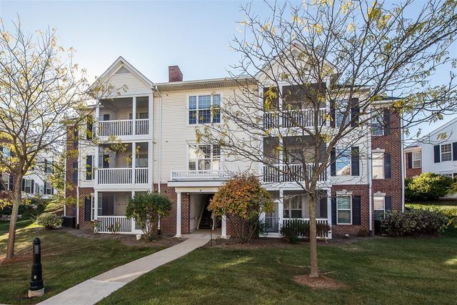 922 W Summerfield Glen Circle, Ann Arbor, MI 48103