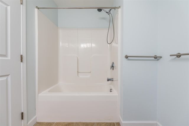 922 W Summerfield Glen Circle, Ann Arbor, MI 48103