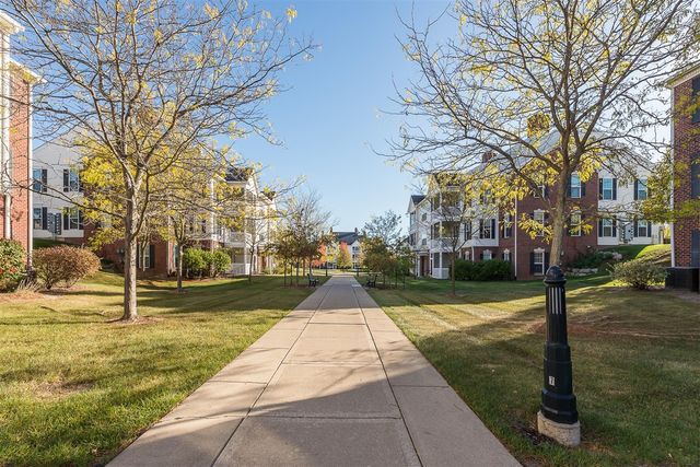 922 W Summerfield Glen Circle, Ann Arbor, MI 48103