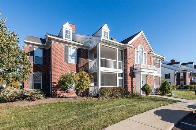 922 W Summerfield Glen Circle, Ann Arbor, MI 48103