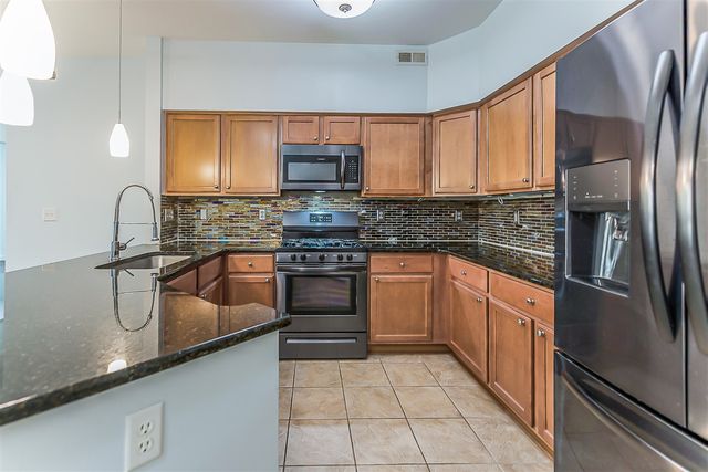 922 W Summerfield Glen Circle, Ann Arbor, MI 48103