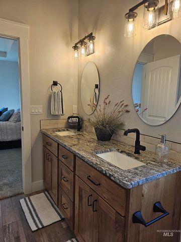 3064 Capricorn Ave, Twin Falls, ID 83301