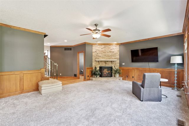 3703 149th Street, Urbandale, IA 50323
