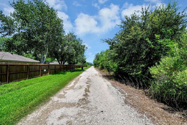 5793 Pearson Road, Santa Fe, TX 77517