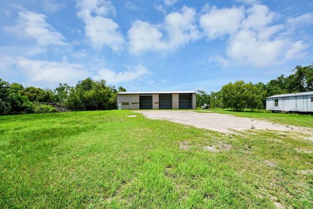 5793 Pearson Road, Santa Fe, TX 77517
