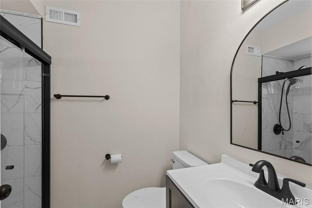 2463 Saint Giles Road, Unincorporated, MO 63122