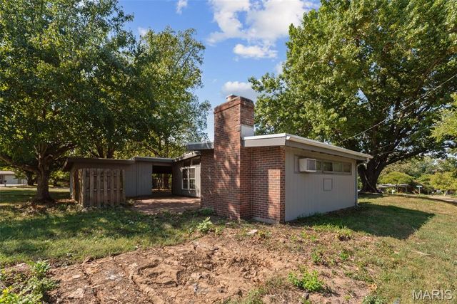 2463 Saint Giles Road, Unincorporated, MO 63122