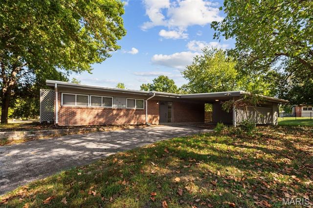 2463 Saint Giles Road, Unincorporated, MO 63122