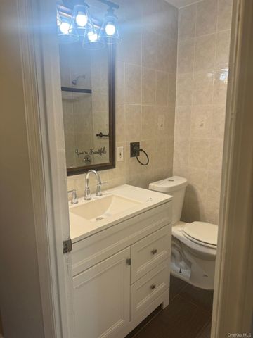 25023 88th Road 2R, Bellerose, NY 11426