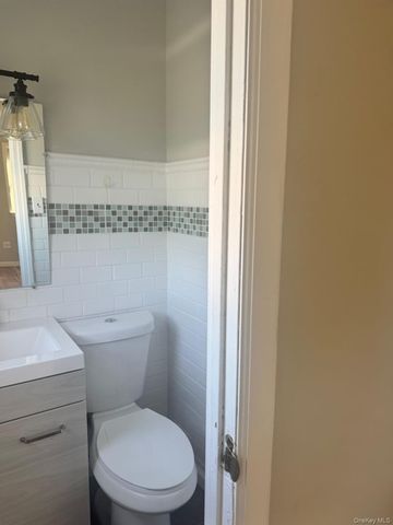 25023 88th Road 2R, Bellerose, NY 11426