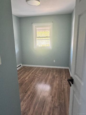 25023 88th Road 2R, Bellerose, NY 11426