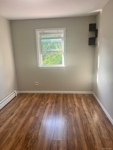 25023 88th Road 2R, Bellerose, NY 11426