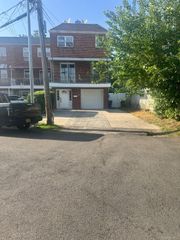 25023 88th Road 2R, Bellerose, NY 11426