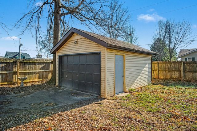 3122 W Edward Street, Springfield, MO 65810