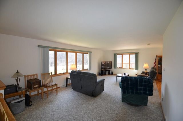 W9498 Highway 18, Cambridge, WI 53523