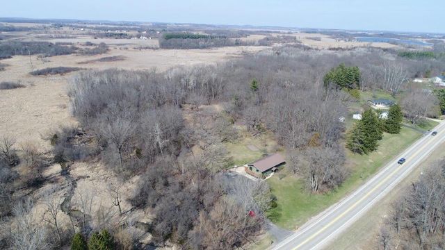 W9498 Highway 18, Cambridge, WI 53523