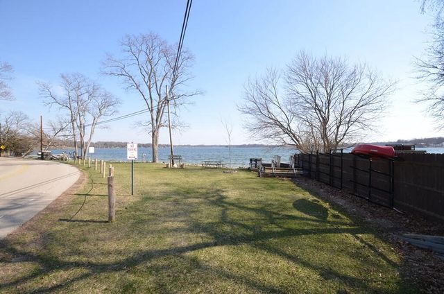 W9498 Highway 18, Cambridge, WI 53523