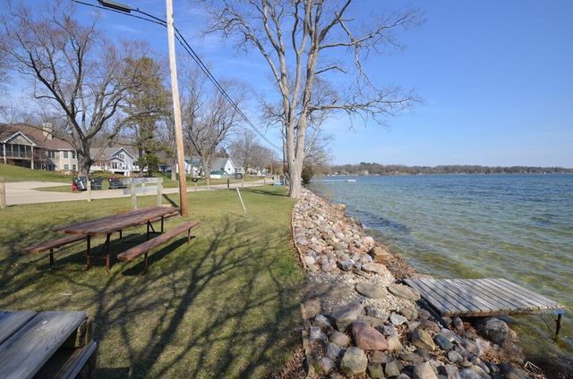 W9498 Highway 18, Cambridge, WI 53523