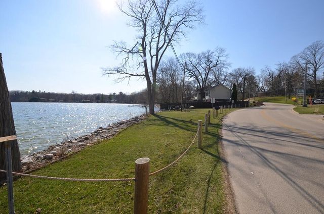 W9498 Highway 18, Cambridge, WI 53523