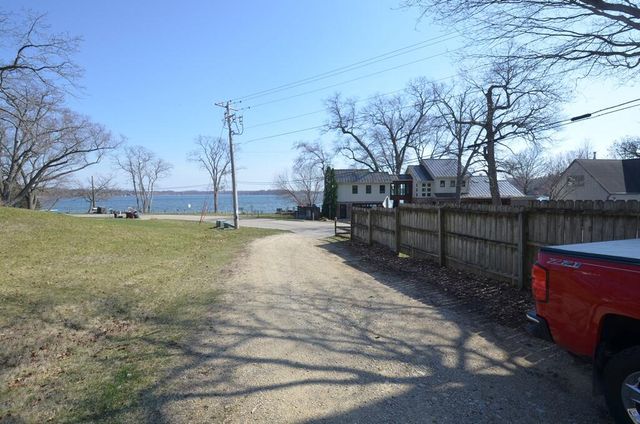 W9498 Highway 18, Cambridge, WI 53523