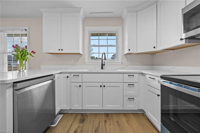 5905 Knotts Neck RD, Suffolk, VA 23435