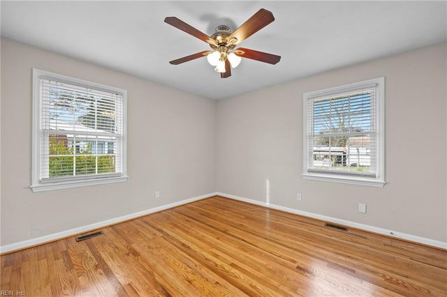 5905 Knotts Neck RD, Suffolk, VA 23435