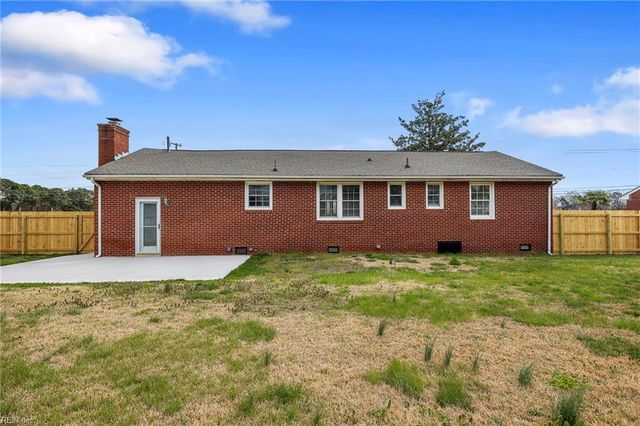 5905 Knotts Neck RD, Suffolk, VA 23435