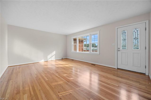 5905 Knotts Neck RD, Suffolk, VA 23435