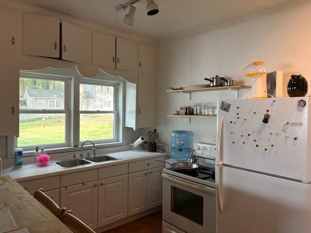 59388 41st Street, Paw Paw, MI 49079